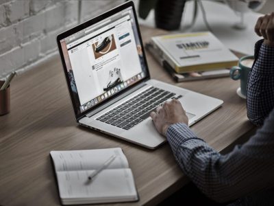 macbook-air-on-desk